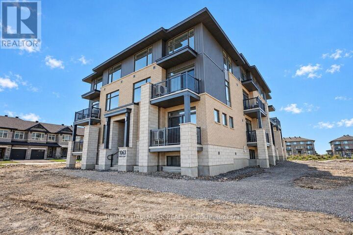 Property Photo: 1063 Cedar Creek Dr Drive ON K1X 0G3