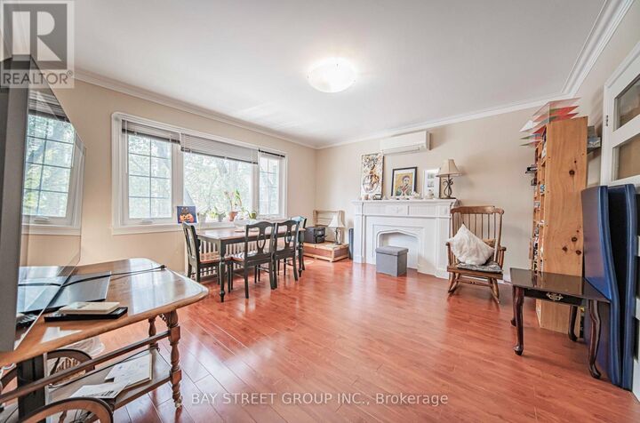 Property Photo:  65 Spadina Road  ON M5R 2T1 