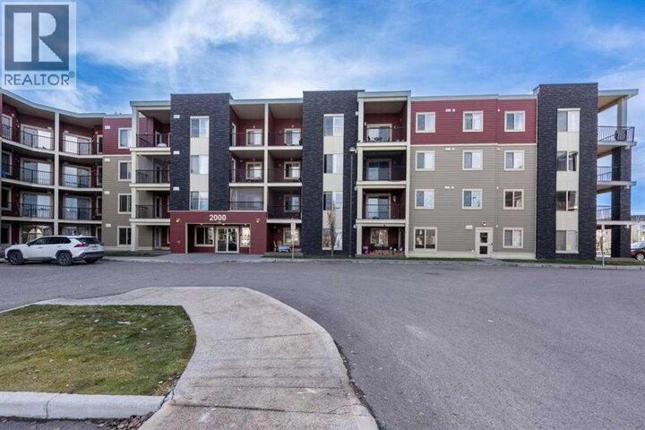 Property Photo:  15 Saddlestone Way Northeast  AB T3J 0S3 