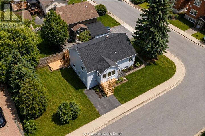 Property Photo:  582 Ash Street  ON P3C 2A6 