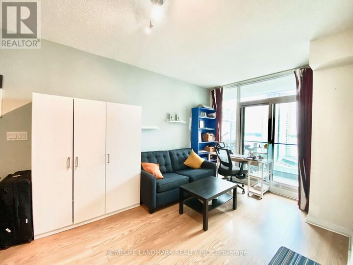 Property Photo:  33 Bay Street 1911  ON M5J 2Z3 