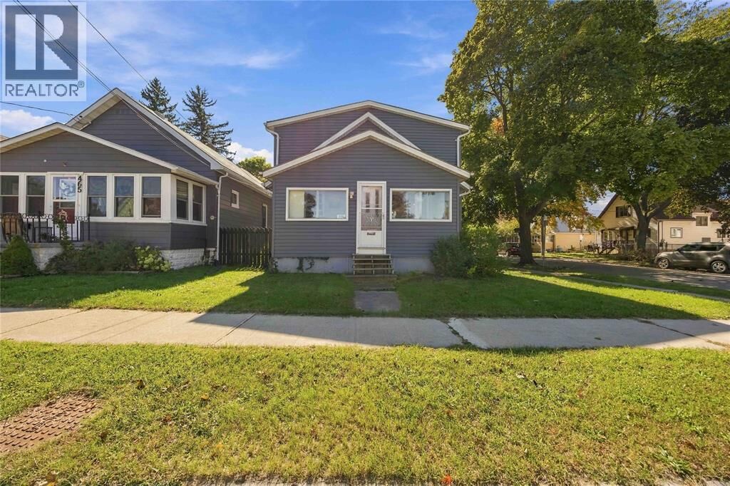 Property Photo:  463 Confederation Street  ON N7T 2B5 