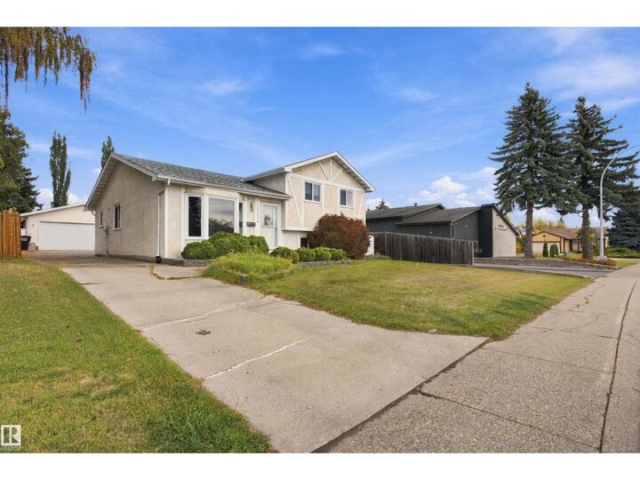 Property Photo:  18208 99 Av NW  AB T5T 3J2 