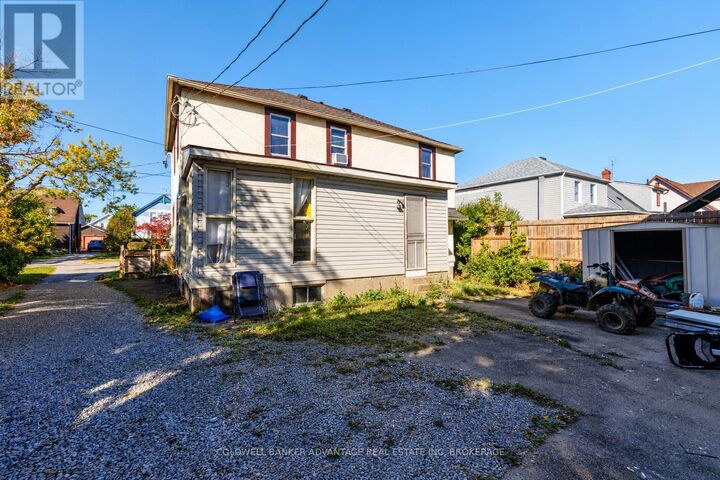 Property Photo:  428 Wallace Avenue North  ON L3B 1R2 