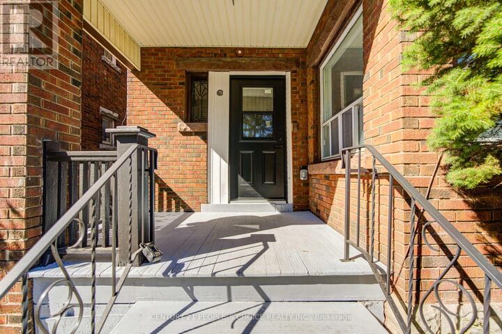 Property Photo:  176 London Street South  ON L8K 2G9 
