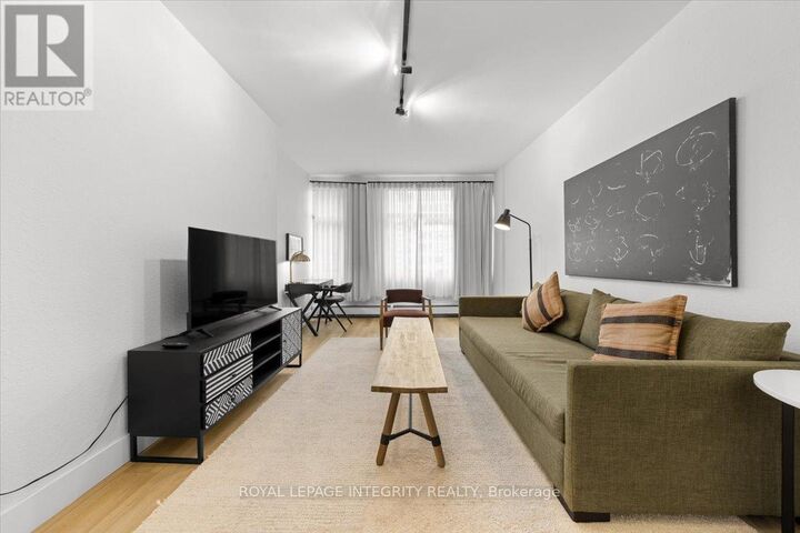 Property Photo:  161 Laurier Avenue West 709  ON K1P 5J2 