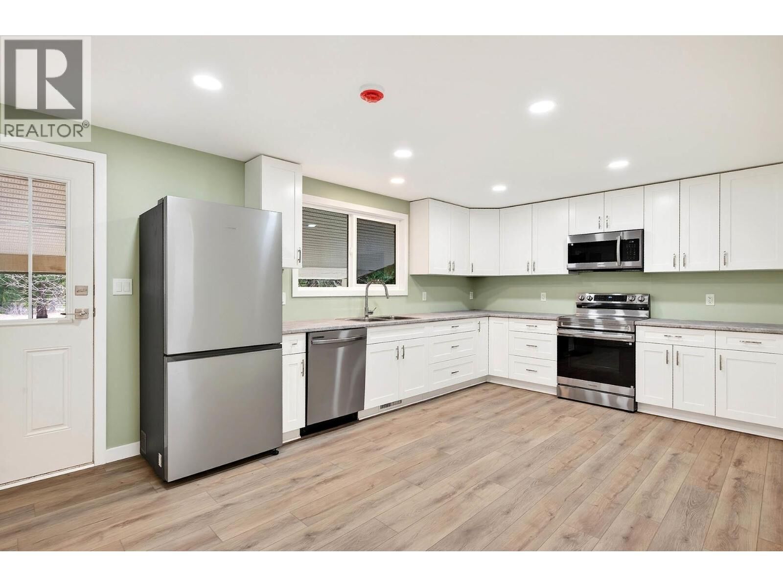 Property Photo:  1297 Thompson Drive  BC V0E 1N2 