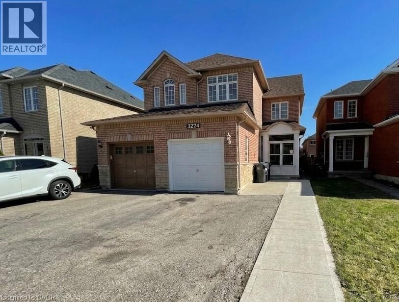 Property Photo:  3274 Apricot Street Lower  ON L5N 8B1 