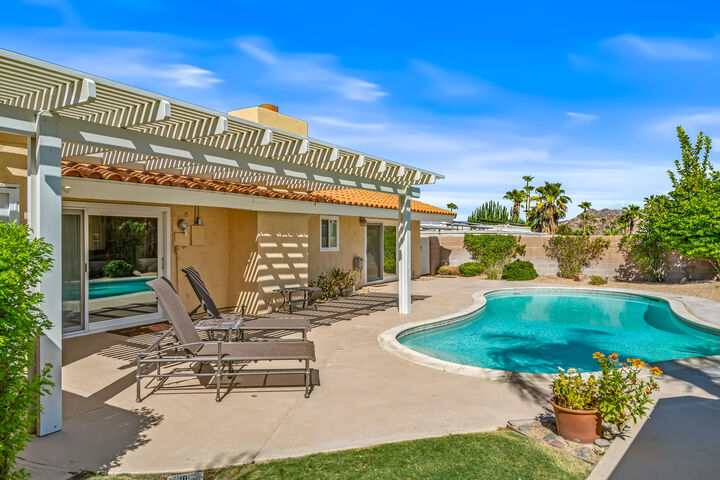 Property Photo:  73571 Sun Lane  CA 92260 