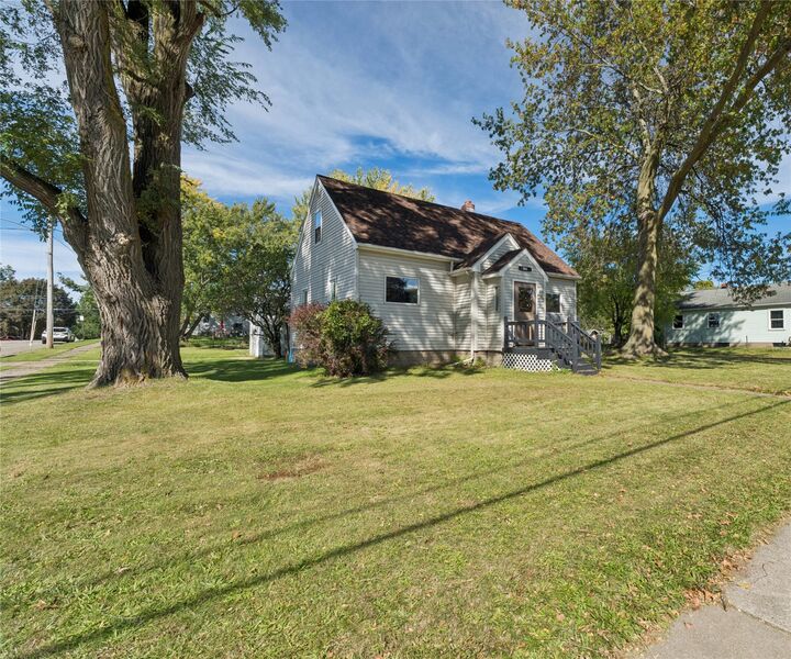 Property Photo: 704 E 38th Street PA 16504