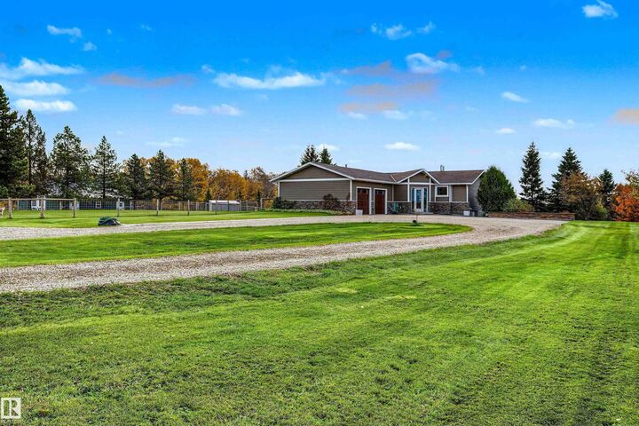 Property Photo: 22549 Twp Road 511 AB T8C 1H1