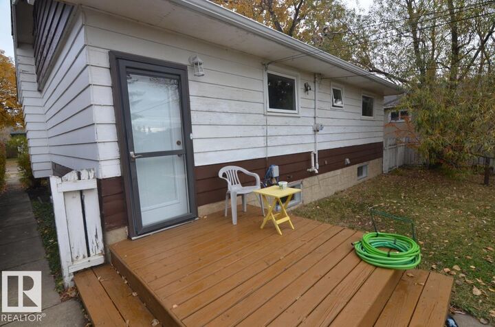 Property Photo:  4915 53 Avenue  AB T0B 4J0 