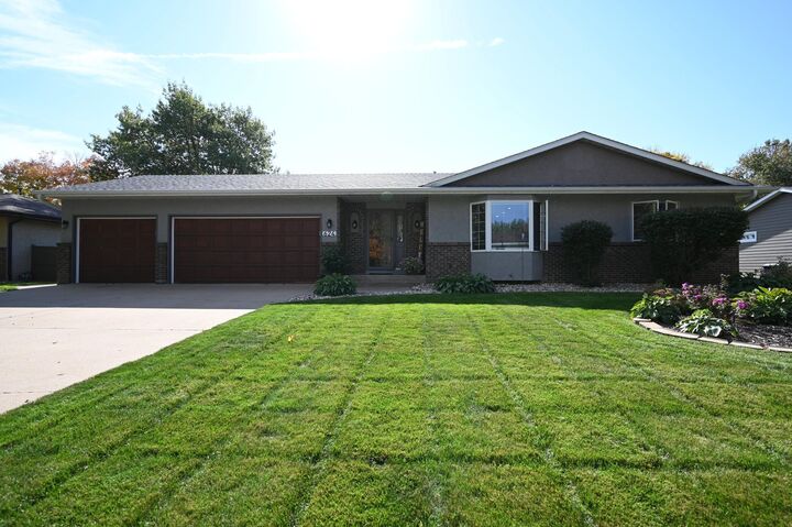 Property Photo:  624 Hennes Avenue  MN 55379 