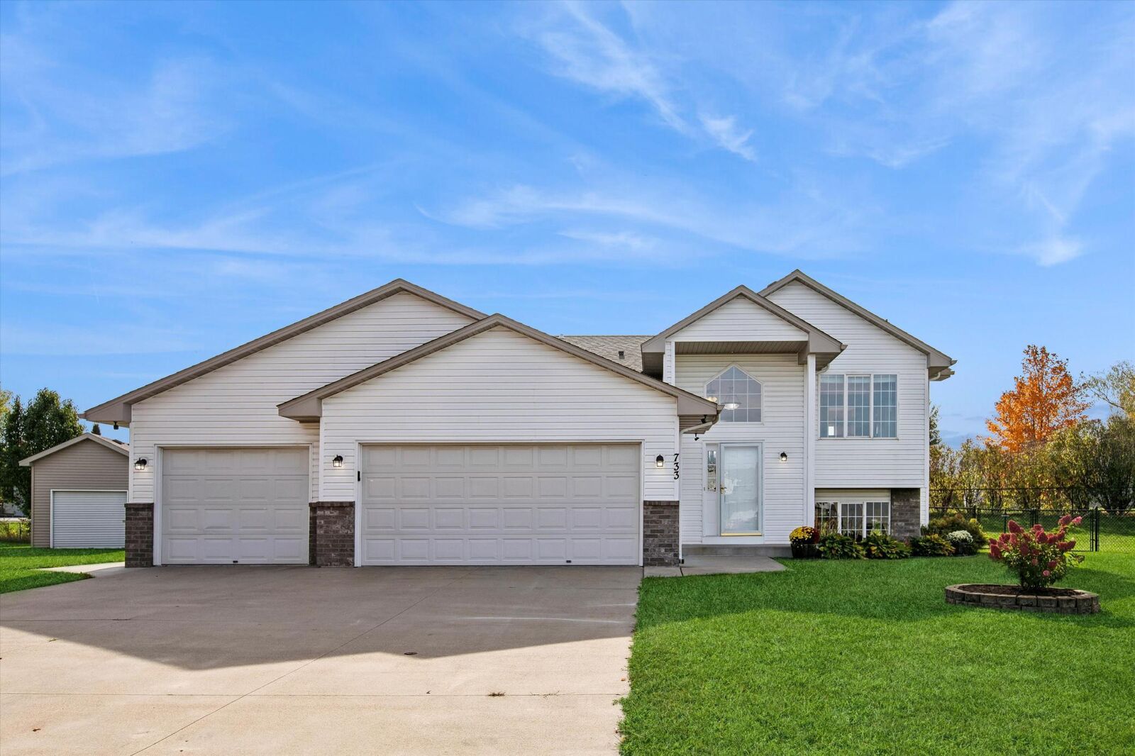 Property Photo:  733 O'Brien Parkway  MN 56011 
