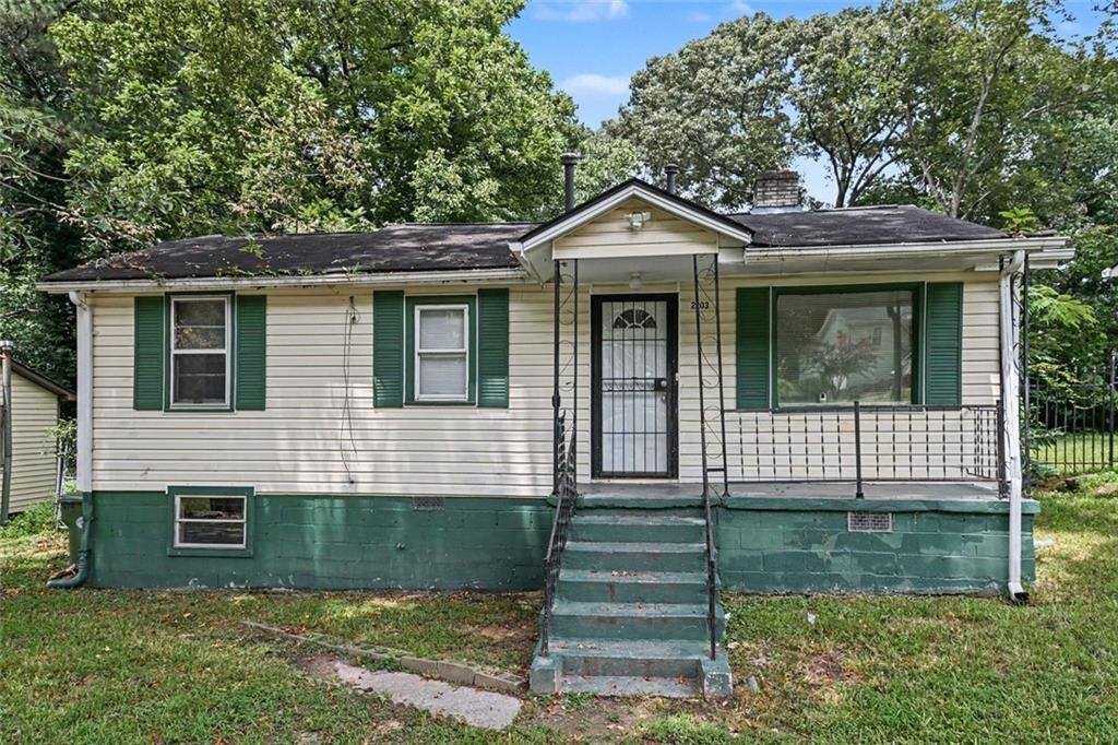 Property Photo:  2203 Tiger Flowers Drive NW  GA 30314 