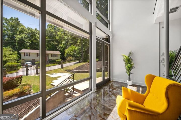 Property Photo:  643 Larchmont Circle NW  GA 30318 