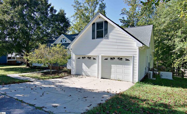 Property Photo:  206 Petty Road  SC 29672 