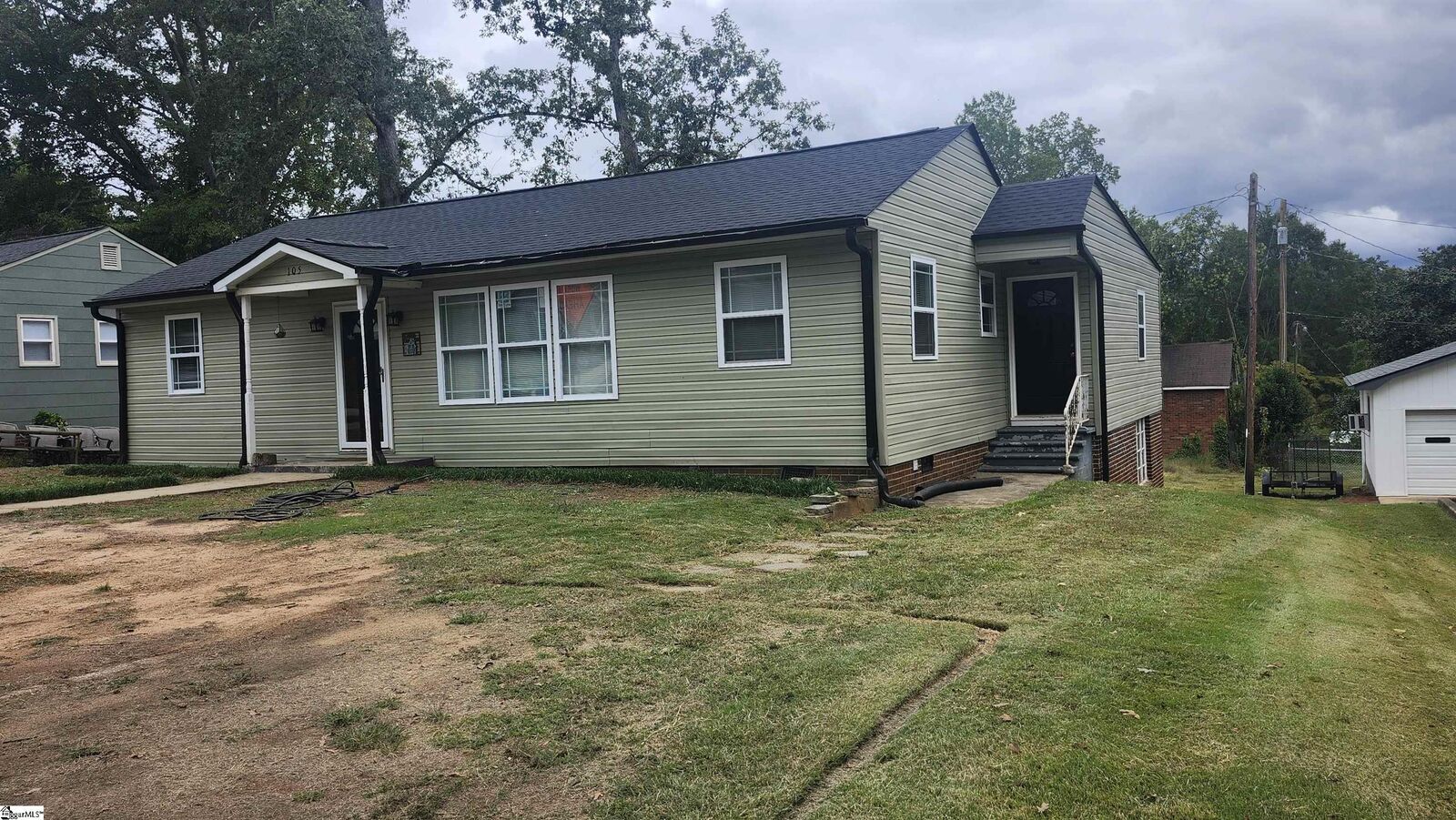 Property Photo:  105 Ponce De Leon Avenue  SC 29302 
