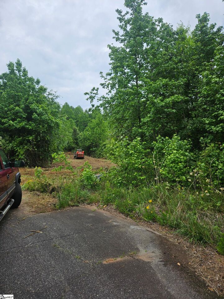 Property Photo:  418 N Walcher Farm Drive  SC 29349 