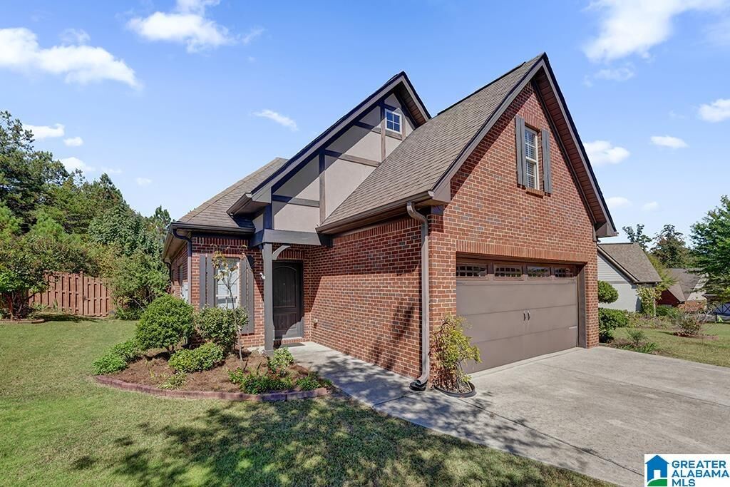Property Photo: 1264 Grants Way AL 35210