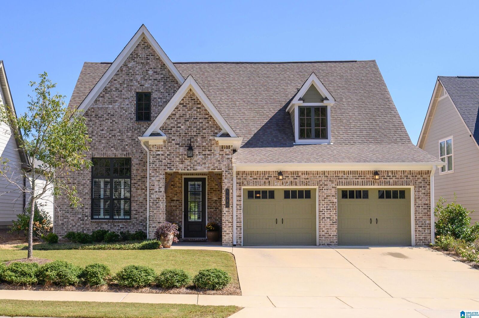 Property Photo: 5640 Brayden Circle AL 35244
