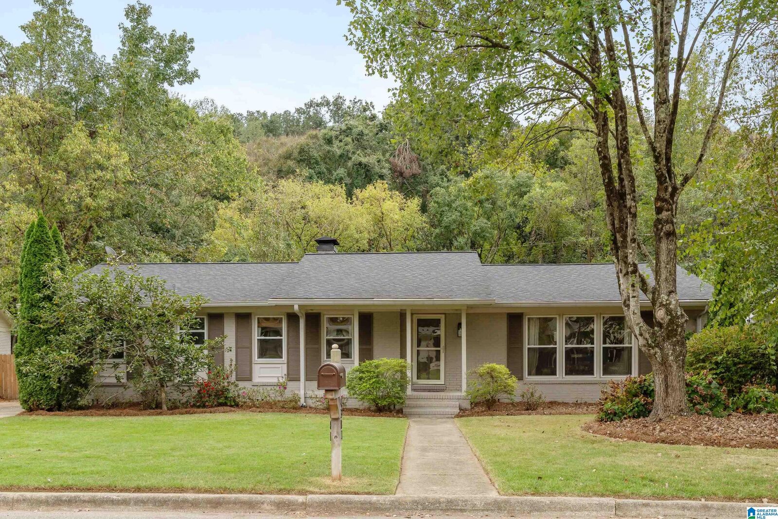 Property Photo: 4381 Mountaindale Road AL 35213
