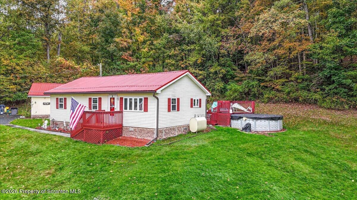 Property Photo:  1195 Creamery Road  PA 18407 