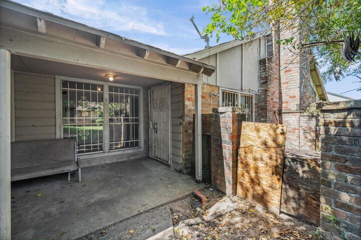 Property Photo:  5618 Easthampton Drive C  TX 77039 