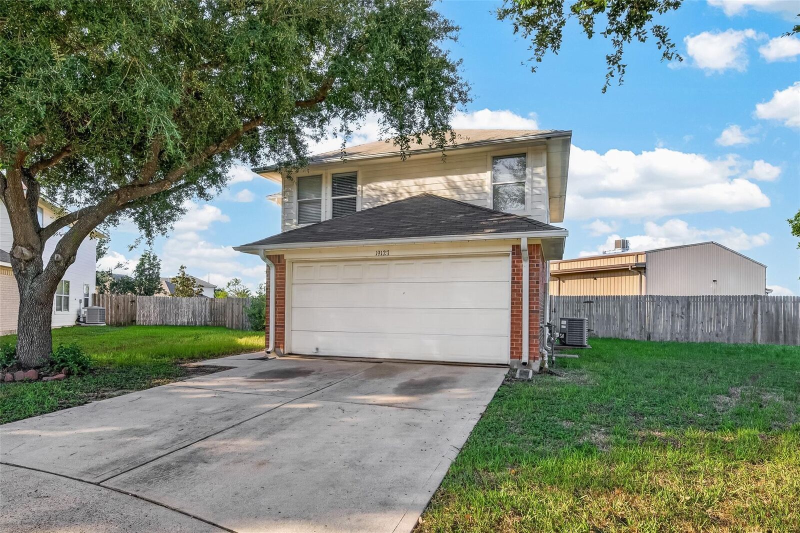Property Photo: 19127 Saddleville Mills Lane TX 77433