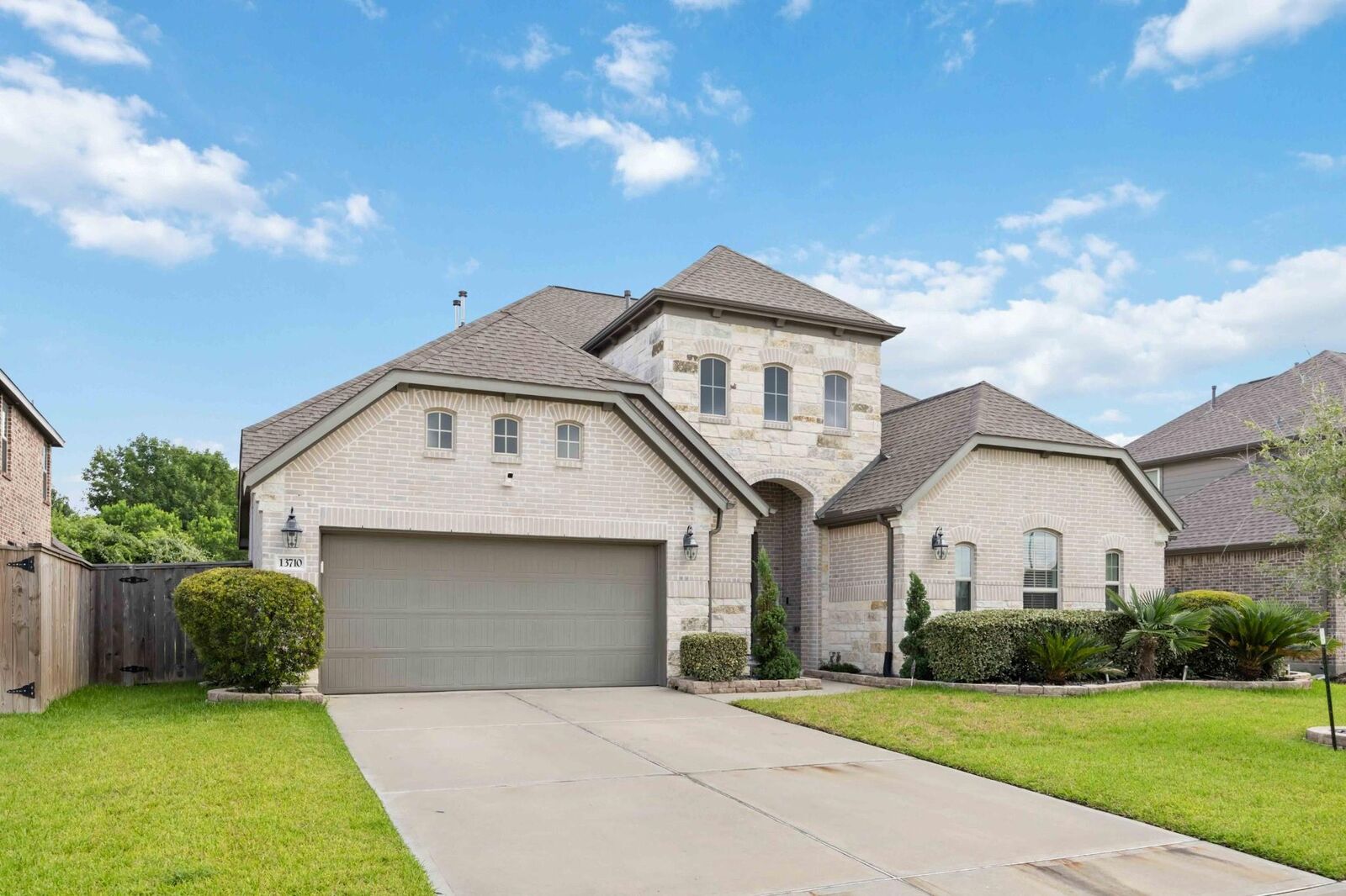 Property Photo: 13710 Sturcombe Glen Trail TX 77583
