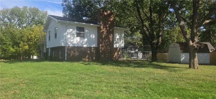 Property Photo: 409 Grandview Heights N/A KS 66762