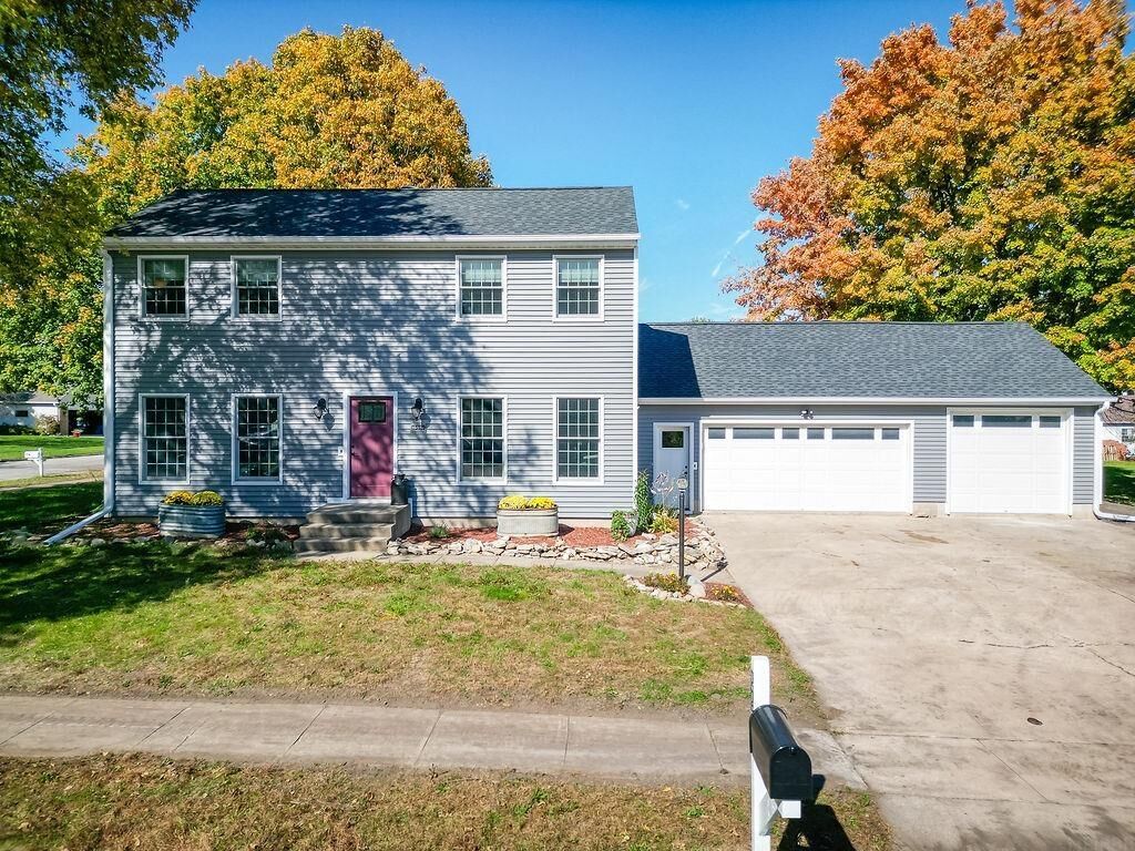 Property Photo:  1518 Hickory Heights Drive  IA 50677 