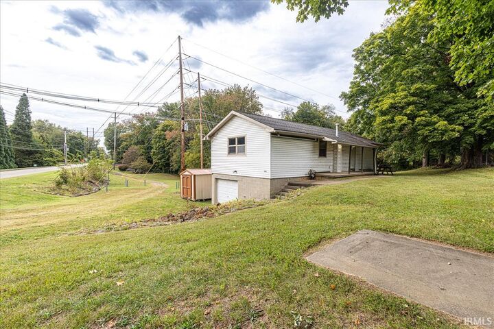 Property Photo:  948 Outer Gray Street  IN 47630 