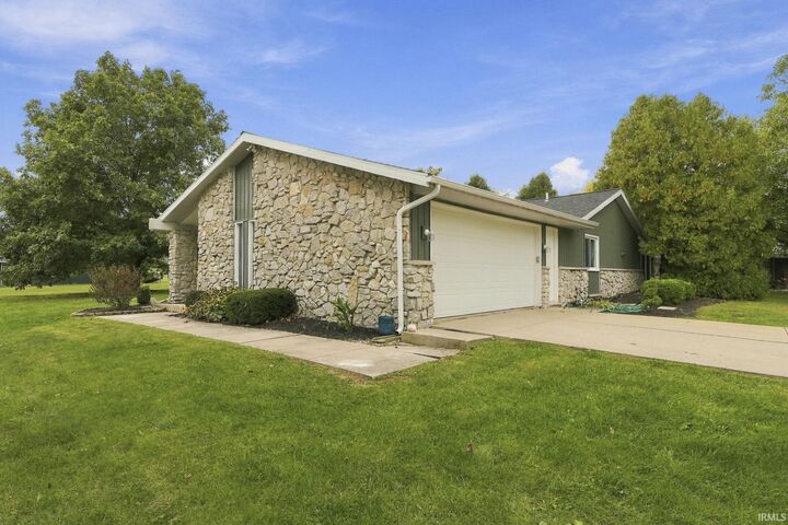 Property Photo: 8301 N Santa Barbara Drive IN 47303