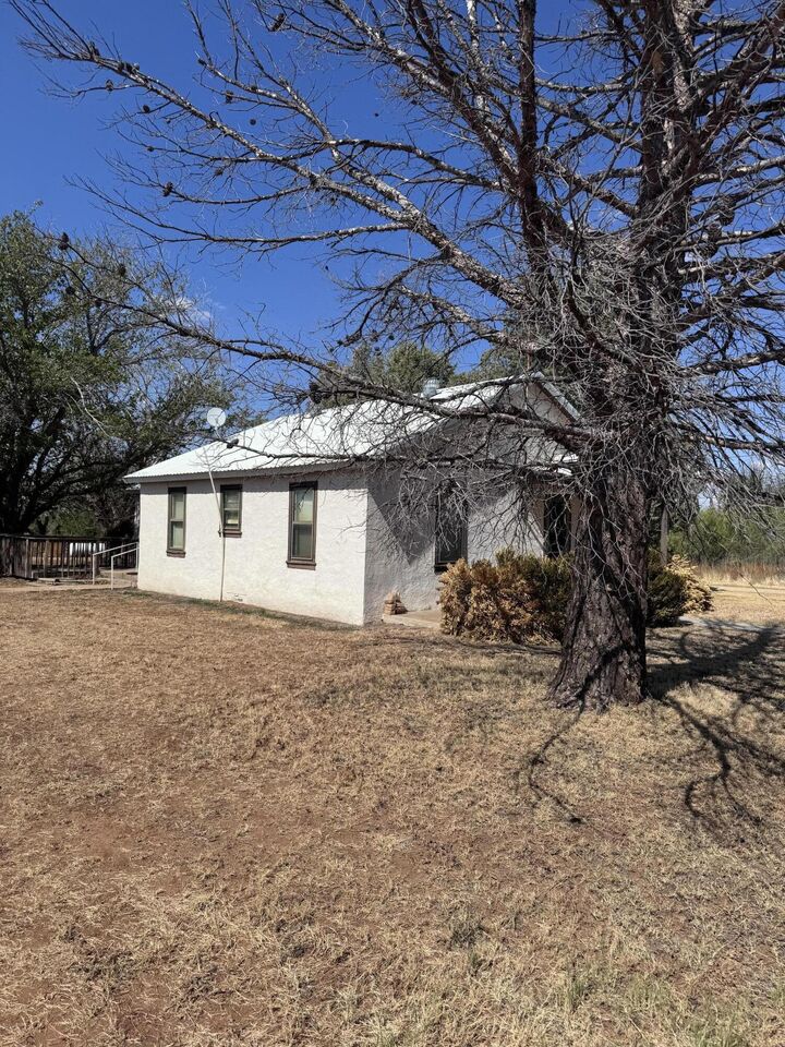 Property Photo: 202 S Kelley Avenue TX 79528