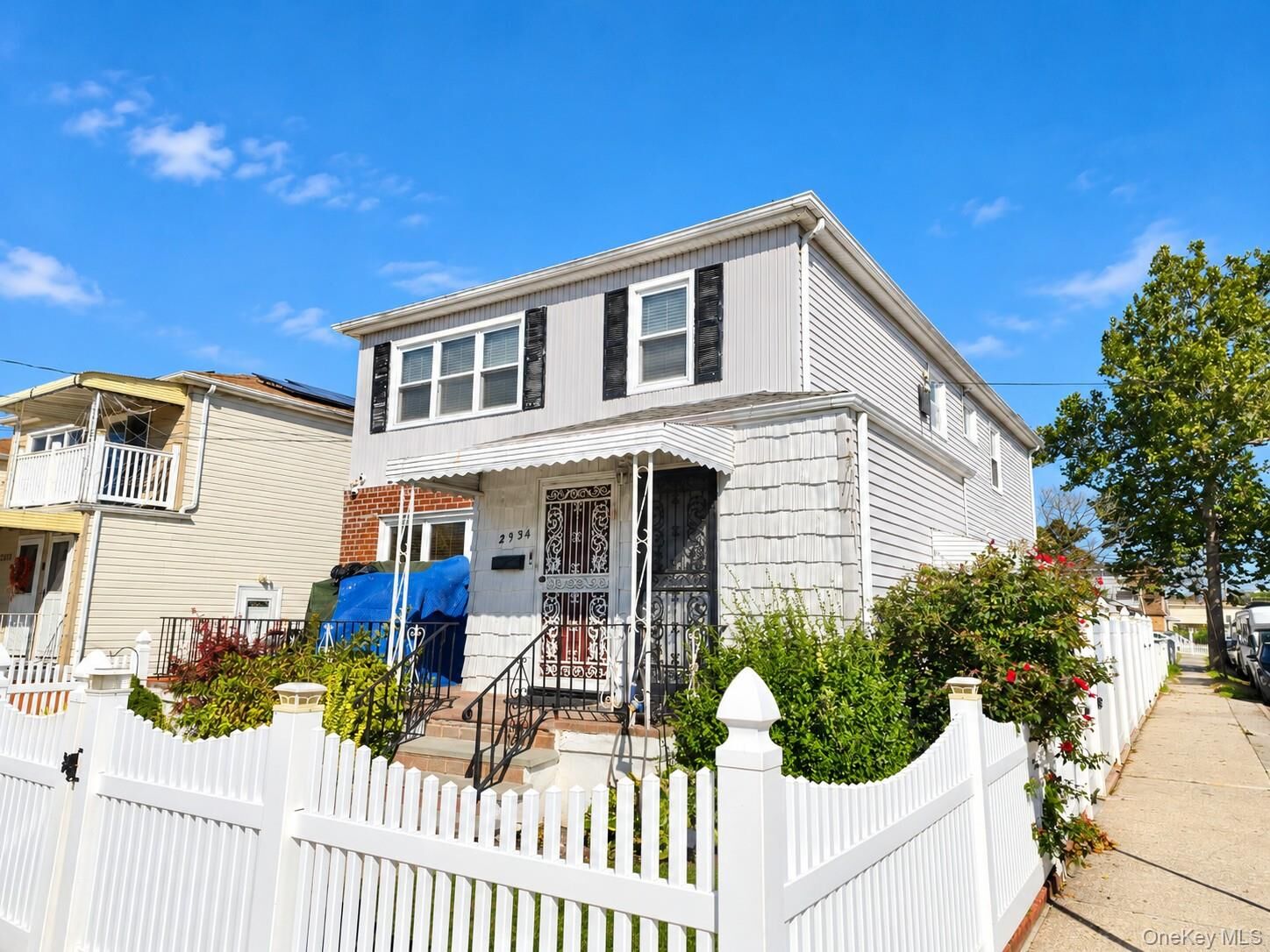 Property Photo:  2334 Oceancrest Boulevard  NY 11691 