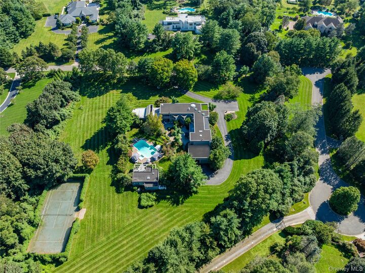 Property Photo:  18 Chestnut Hill Drive  NY 11771 