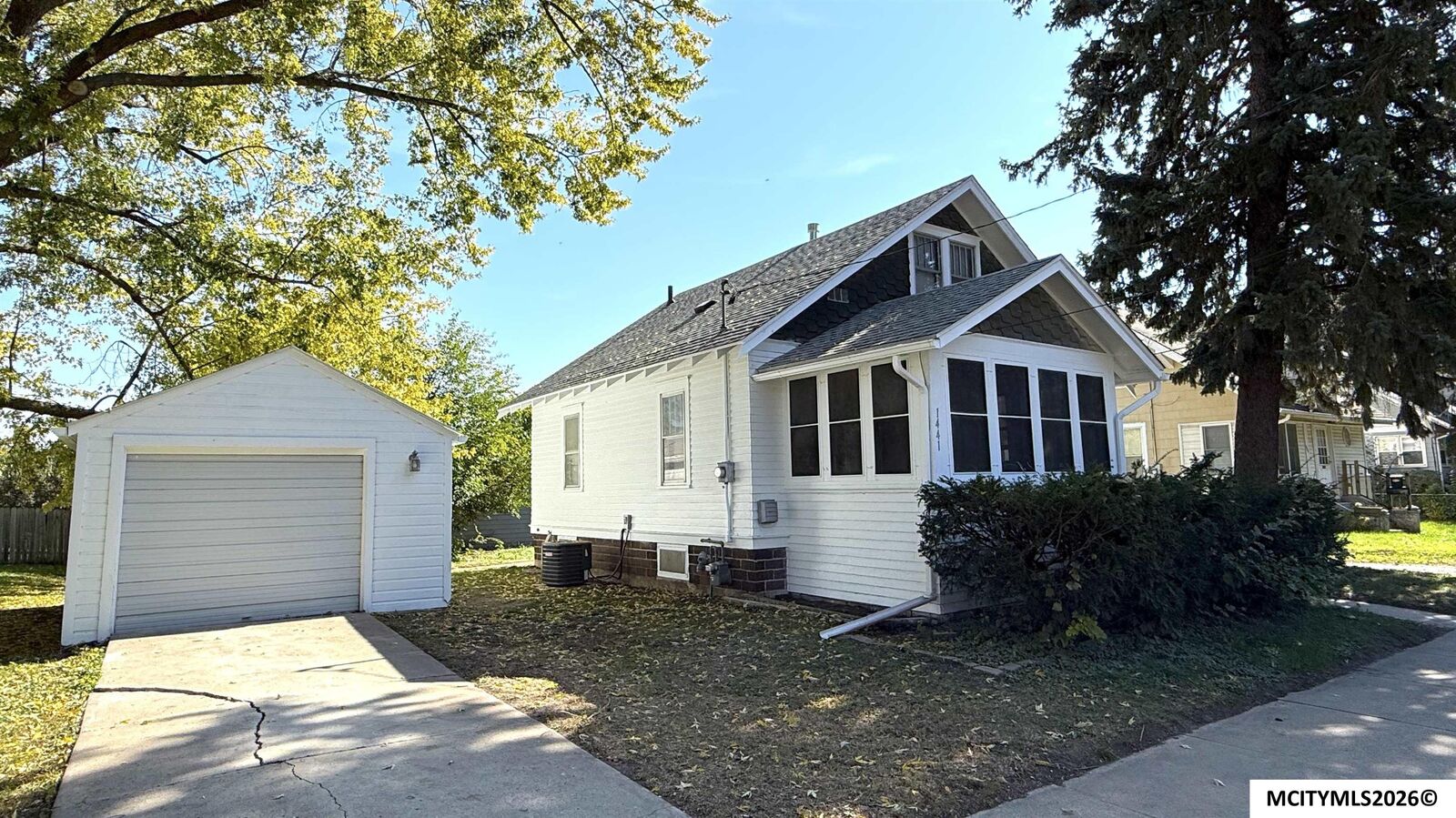 Property Photo:  1441 N Jefferson Ave  IA 50401 