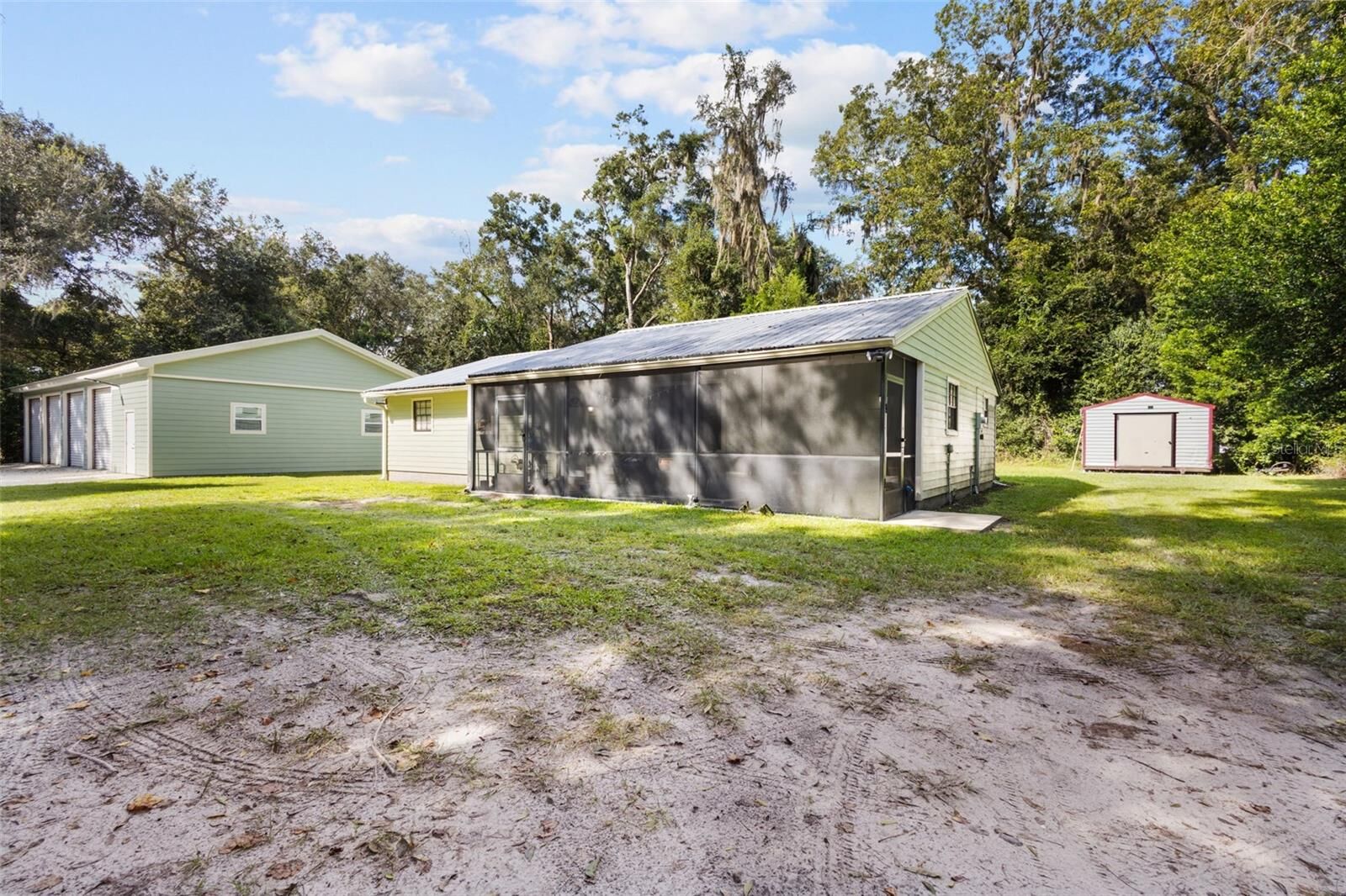 Property Photo:  17163 SW 141st Road  FL 32618 
