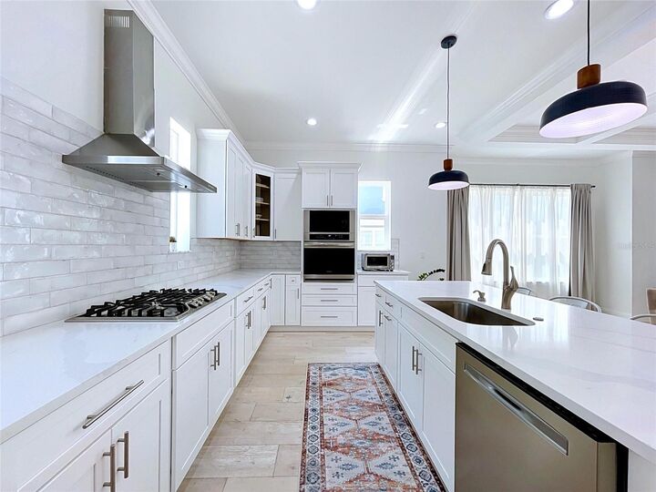 Property Photo:  3702 W Roland Street 3  FL 33609 