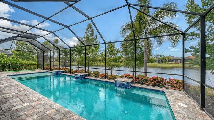 Property Photo: 16720 Berwick Terrace FL 34202