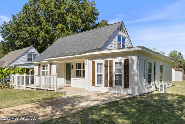 Property Photo: 326 Hillbrook Drive MS 38671