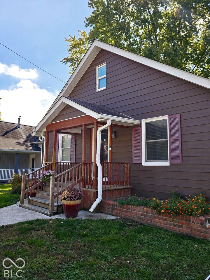 Property Photo:  505 E Main Street  IN 46147 