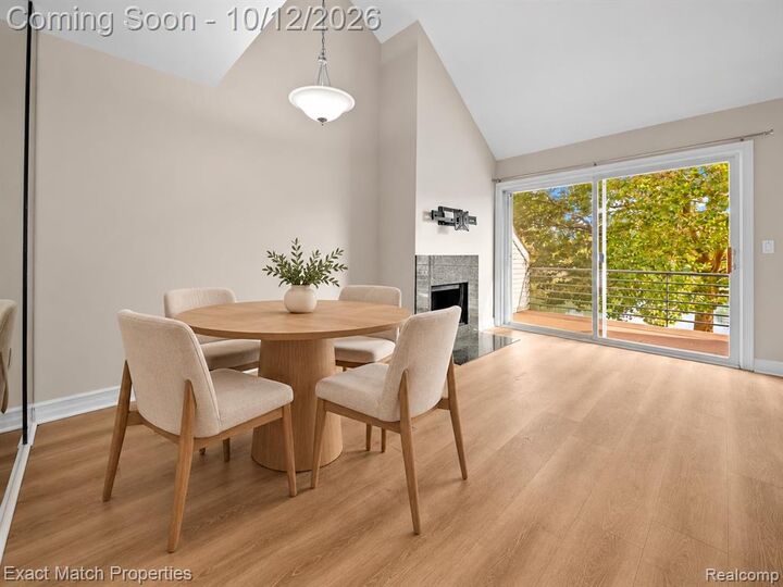 Property Photo:  2872 Davison Avenue  MI 48326 2034 