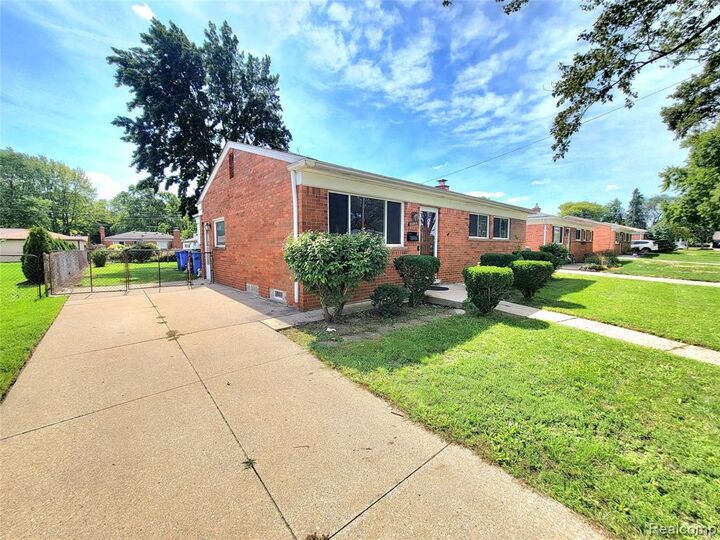 Property Photo:  11348 Jonas Avenue  MI 48089 1016 