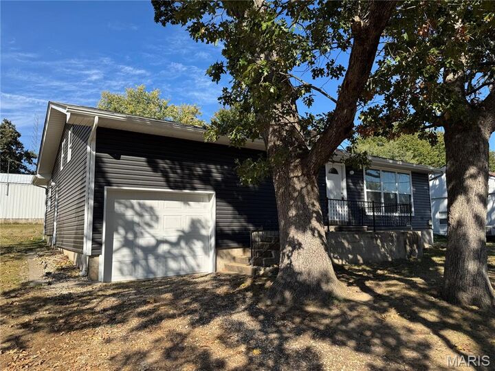 Property Photo:  11 W 6th Street  MO 63037 