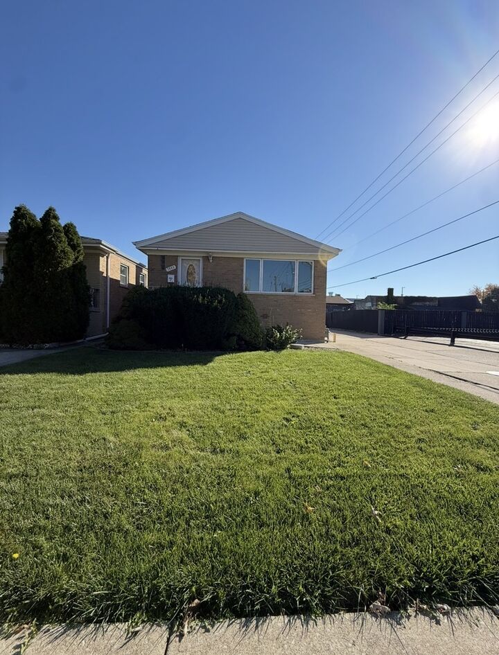Property Photo: 7843 Natchez Avenue IL 60459