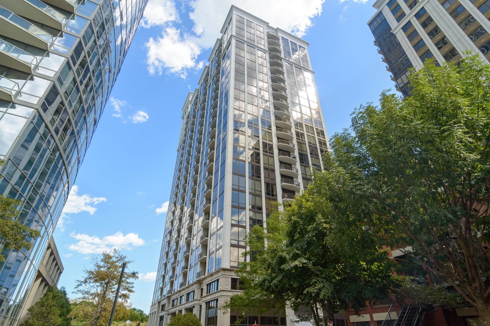 Property Photo: 233 E 13th Street Gu-288 IL 60605