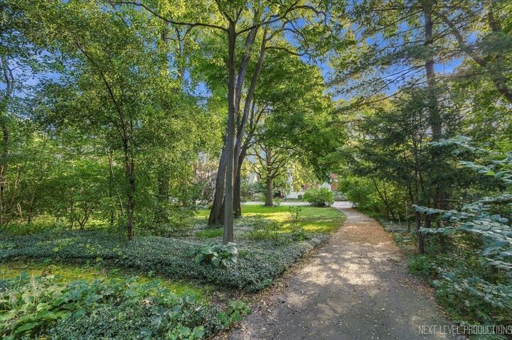 Property Photo:  216 N Batavia Avenue  IL 60510 