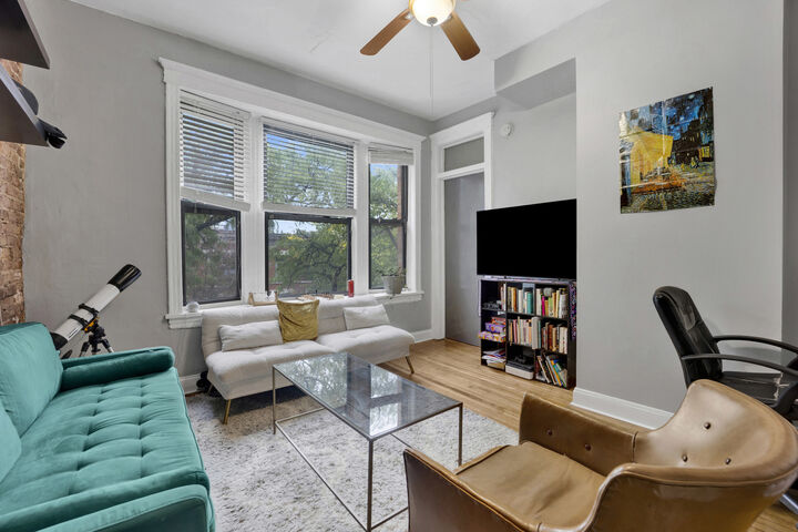 Property Photo:  616 S Loomis Street 3  IL 60607 